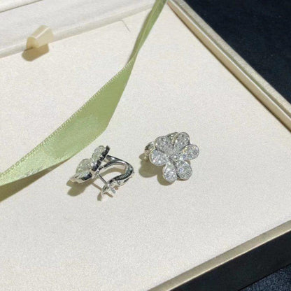 [ORA]FRIVOLE SILVER FLOWER DIAMOND EARRINGS