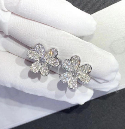 [ORA]FRIVOLE SILVER FLOWER DIAMOND EARRINGS