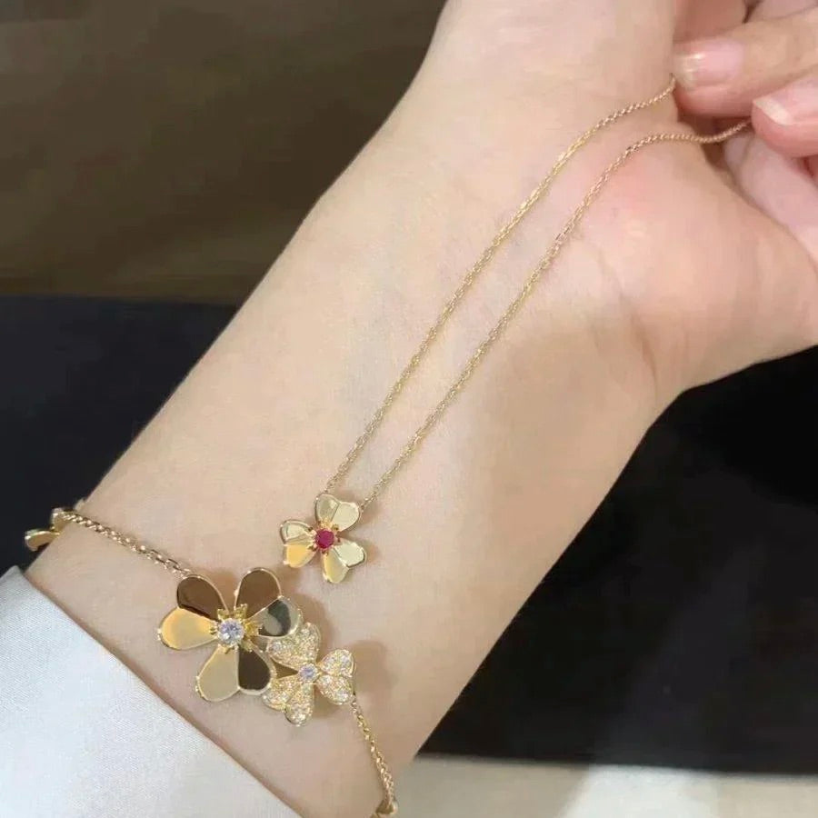 [ORA]FRIVOLE GOLD BLUMENHALSKETTE