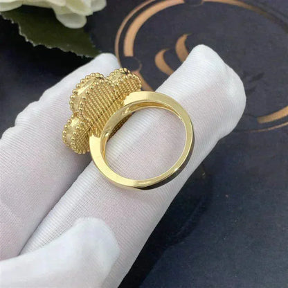 [ORA]CLOVER WHITE MOP RING