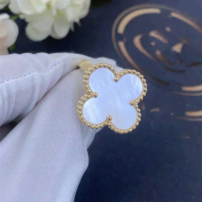 [ORA]CLOVER WHITE MOP RING