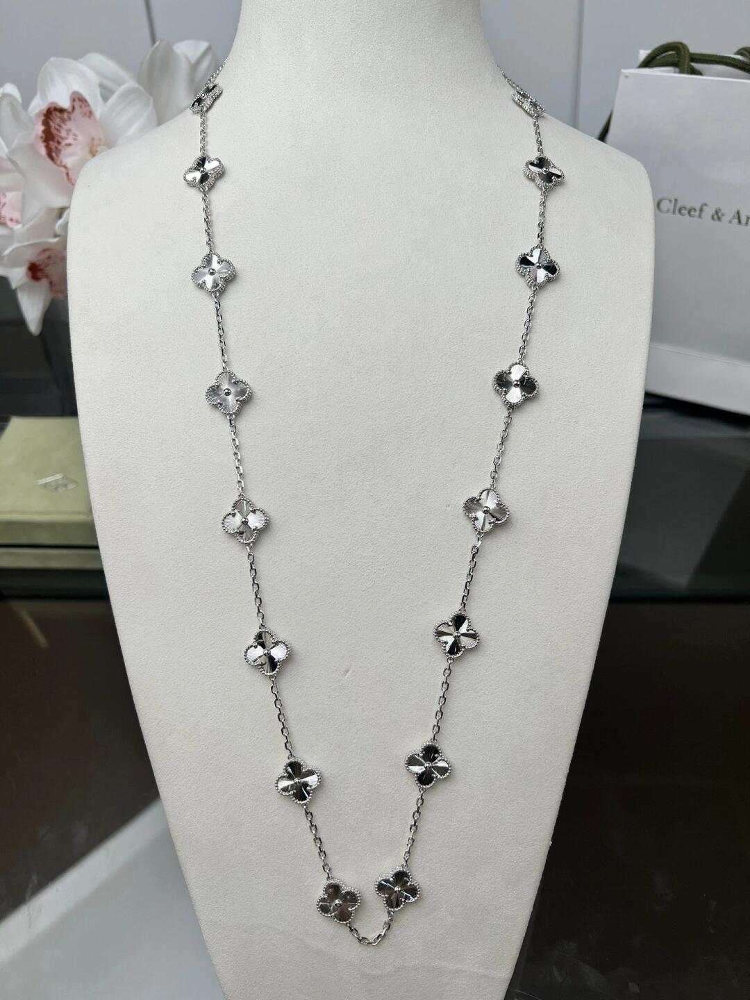 [ORA]CLOVER 20 MOTIFS  LASER SILVER