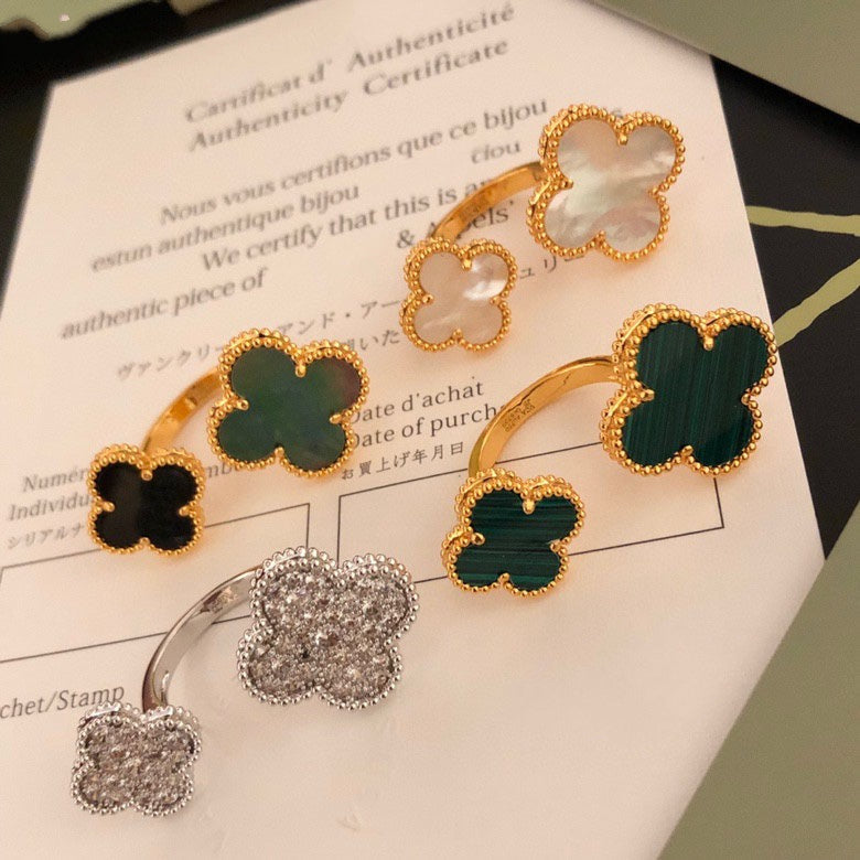 [ORA]CLOVER BETWEEN THE FINGER RING