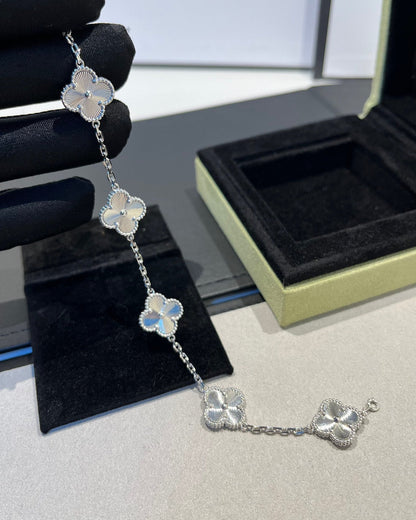 [ORA] CLOVER 5 MOTIF LASER BRACELET COLLECTION