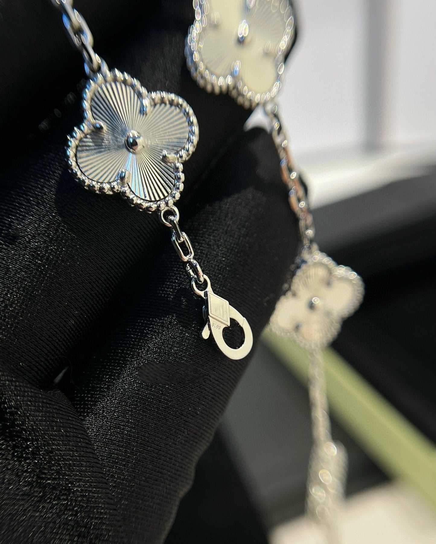 [ORA] CLOVER 5 MOTIF LASER BRACELET COLLECTION