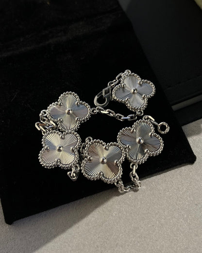 [ORA] CLOVER 5 MOTIF LASER BRACELET COLLECTION