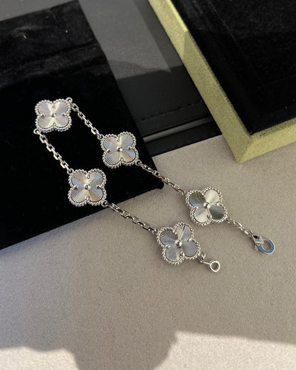 [ORA] CLOVER 5 MOTIF LASER BRACELET COLLECTION