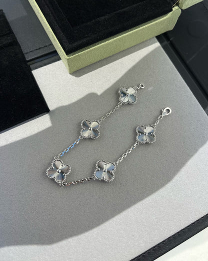 [ORA] CLOVER 5 MOTIF LASER BRACELET COLLECTION